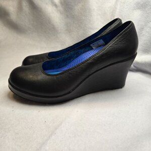 Crocs A-Leigh Black Leather Wedge Heel Slip-On Shoes‎ Size W8